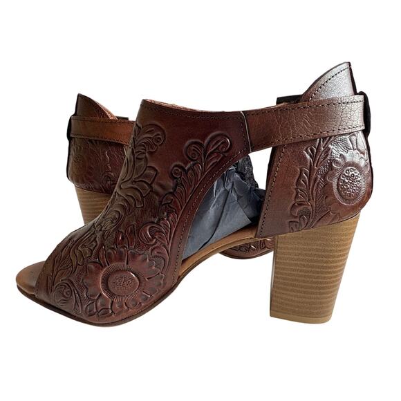 Roper Mika Mule Heels Floral Tooled Tan Leather Women's 8 Open Toe Buckle Close - Picture 2 of 12